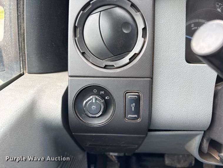 image for item EV7700 2012 Ford F550 bucket truck