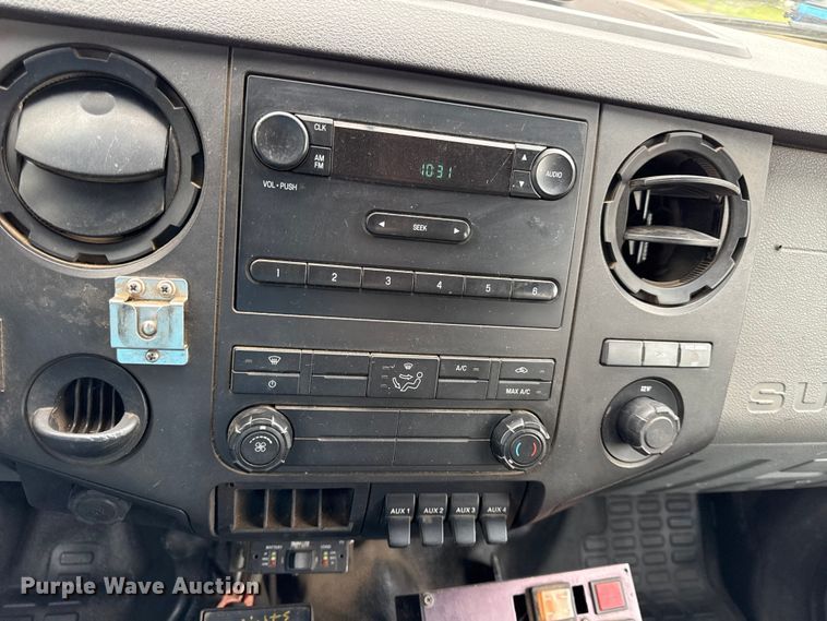 image for item EV7700 2012 Ford F550 bucket truck