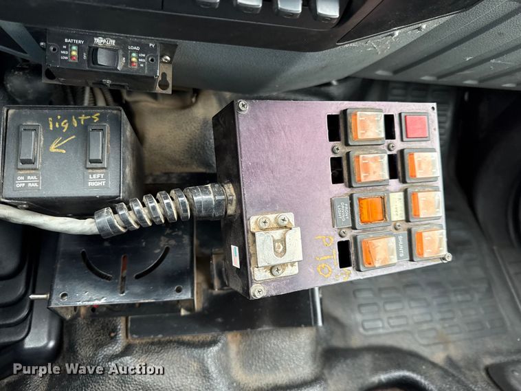 image for item EV7700 2012 Ford F550 bucket truck