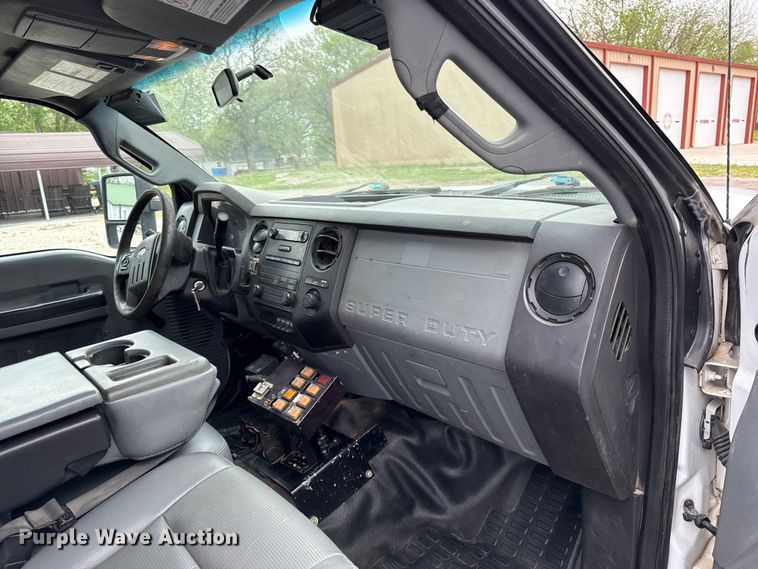 image for item EV7700 2012 Ford F550 bucket truck