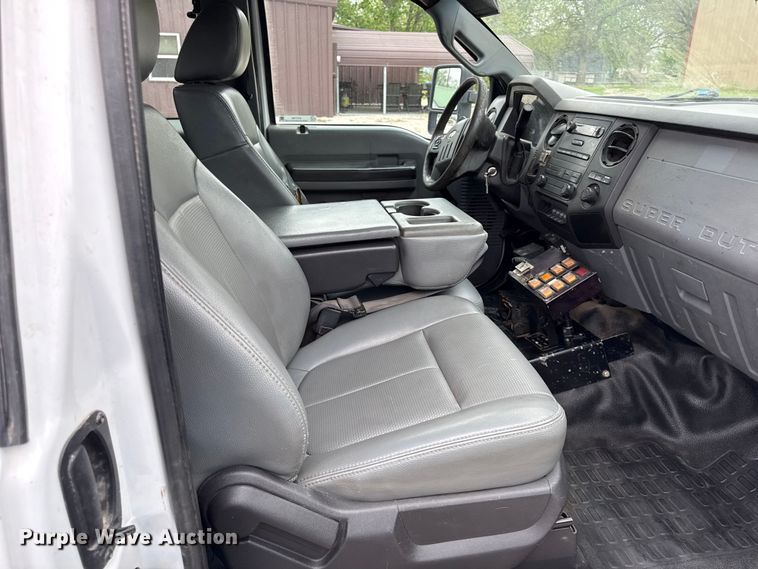 image for item EV7700 2012 Ford F550 bucket truck