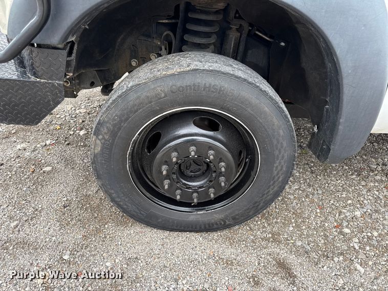 image for item EV7700 2012 Ford F550 bucket truck