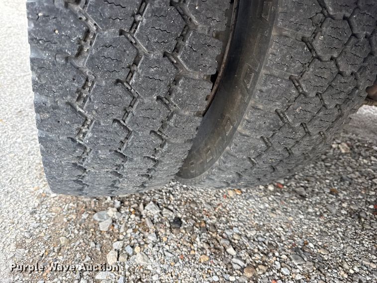 image for item EV7700 2012 Ford F550 bucket truck