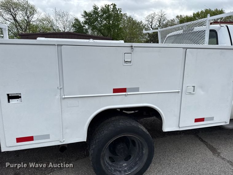 image for item EV7701 2000 Ford F550 Super Duty utility / service truck