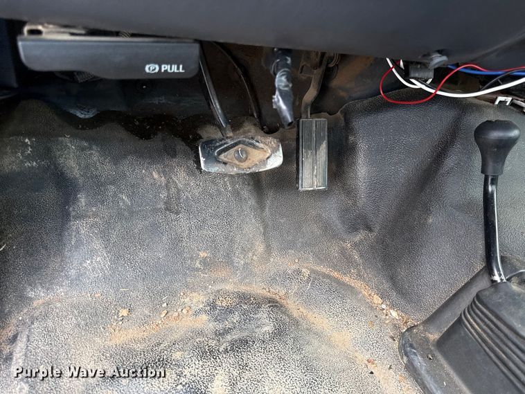 image for item EV7701 2000 Ford F550 Super Duty utility / service truck