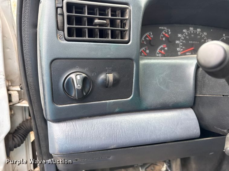 image for item EV7701 2000 Ford F550 Super Duty utility / service truck