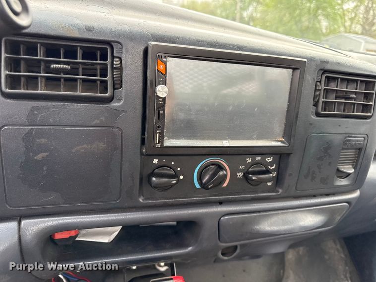 image for item EV7701 2000 Ford F550 Super Duty utility / service truck