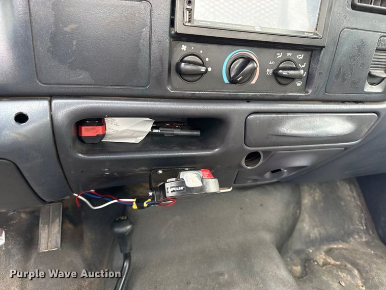 image for item EV7701 2000 Ford F550 Super Duty utility / service truck