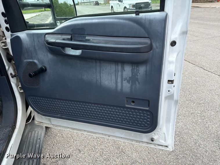 image for item EV7701 2000 Ford F550 Super Duty utility / service truck