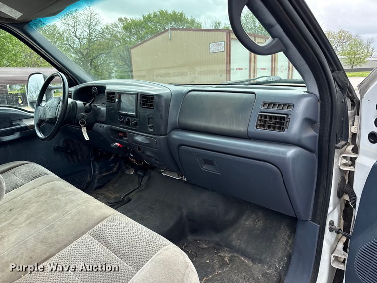 image for item EV7701 2000 Ford F550 Super Duty utility / service truck