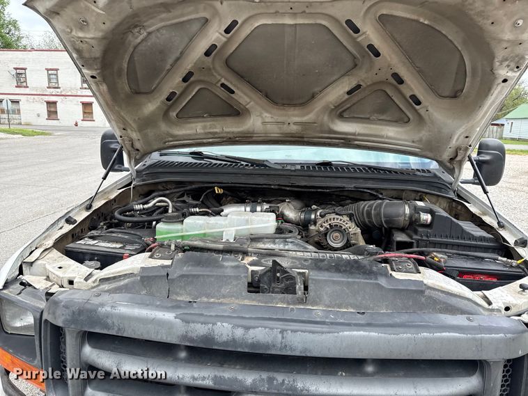 image for item EV7701 2000 Ford F550 Super Duty utility / service truck