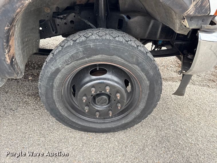 image for item EV7701 2000 Ford F550 Super Duty utility / service truck