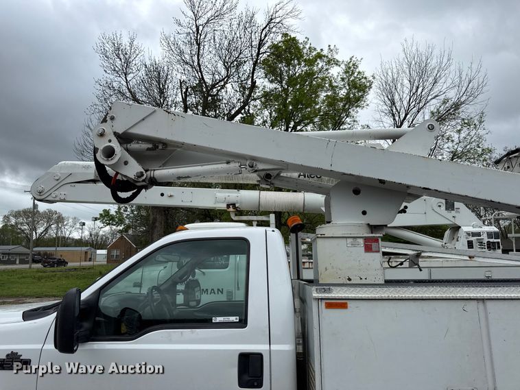 image for item EV7702 2001 Ford F550 bucket truck