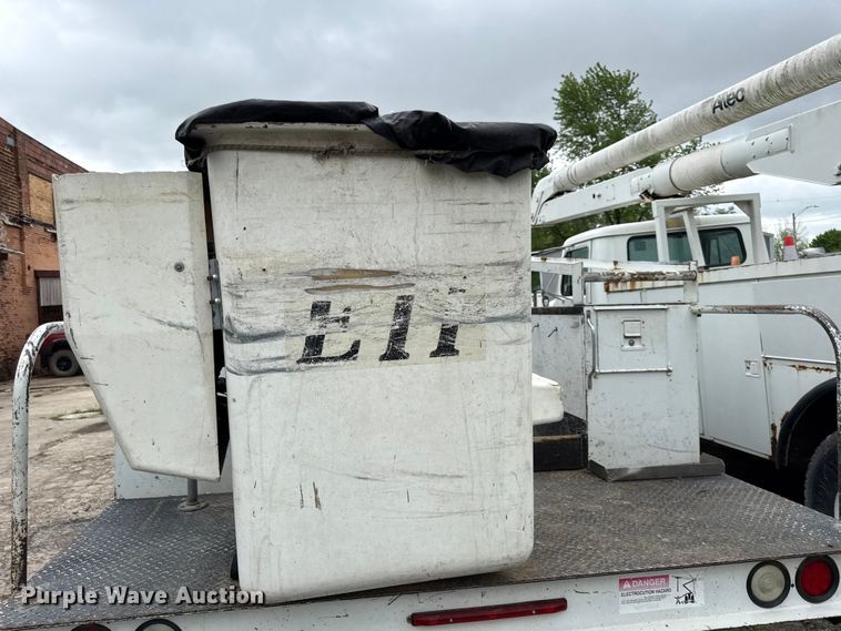 image for item EV7702 2001 Ford F550 bucket truck