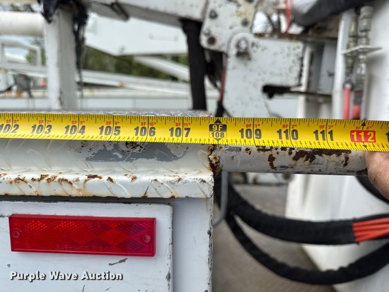 image for item EV7702 2001 Ford F550 bucket truck