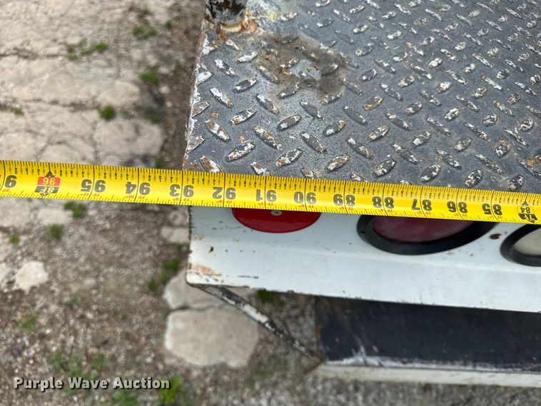 image for item EV7702 2001 Ford F550 bucket truck