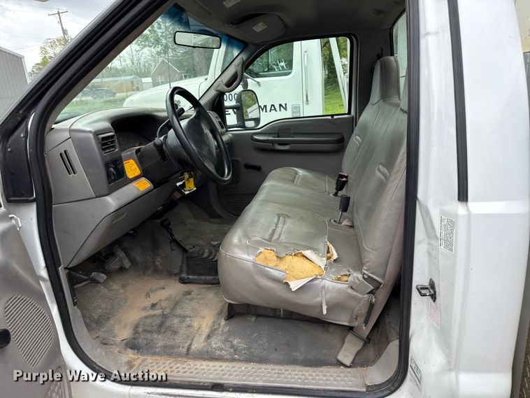 image for item EV7702 2001 Ford F550 bucket truck