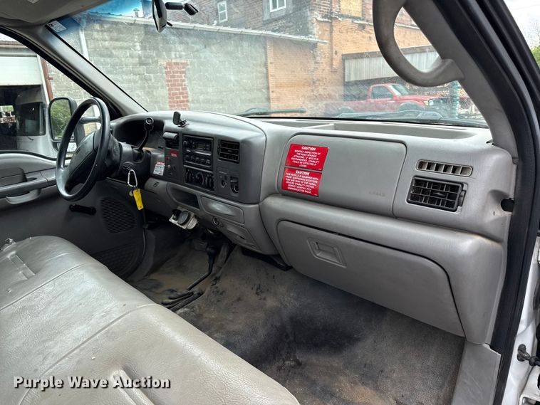 image for item EV7702 2001 Ford F550 bucket truck