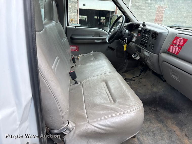 image for item EV7702 2001 Ford F550 bucket truck