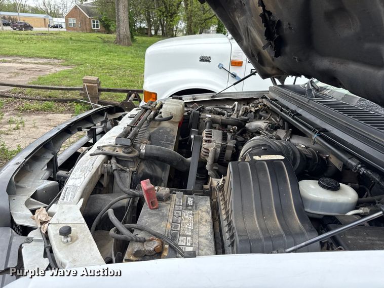 image for item EV7702 2001 Ford F550 bucket truck