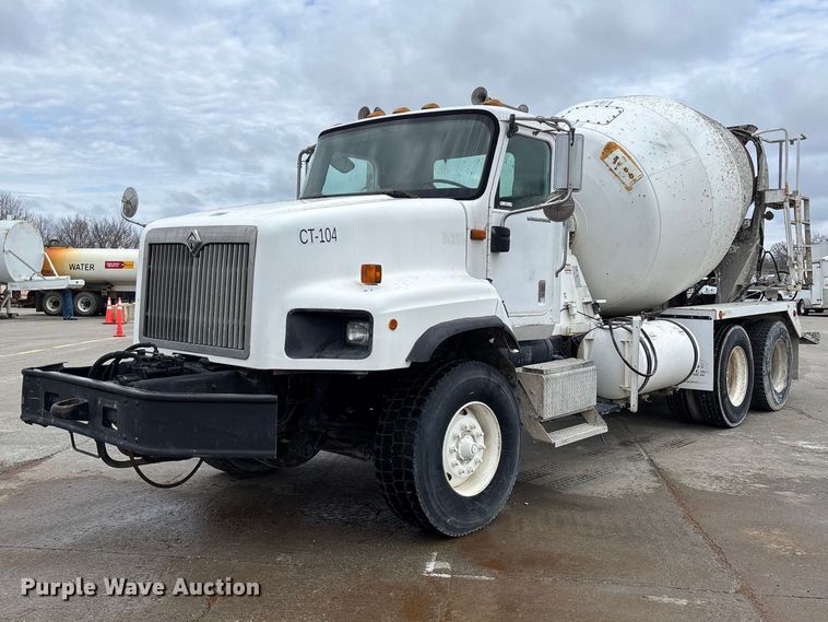 image for item FB3314 2006 International 5600i ready mix truck