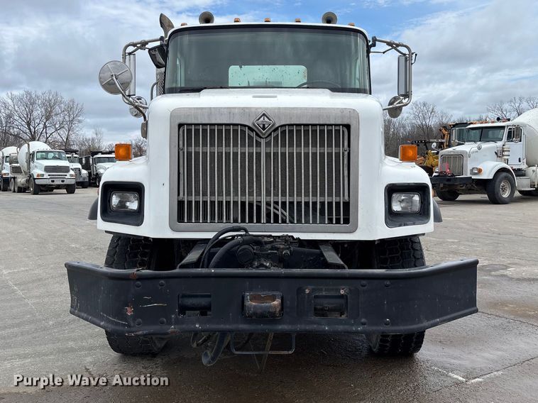 image for item FB3314 2006 International 5600i ready mix truck