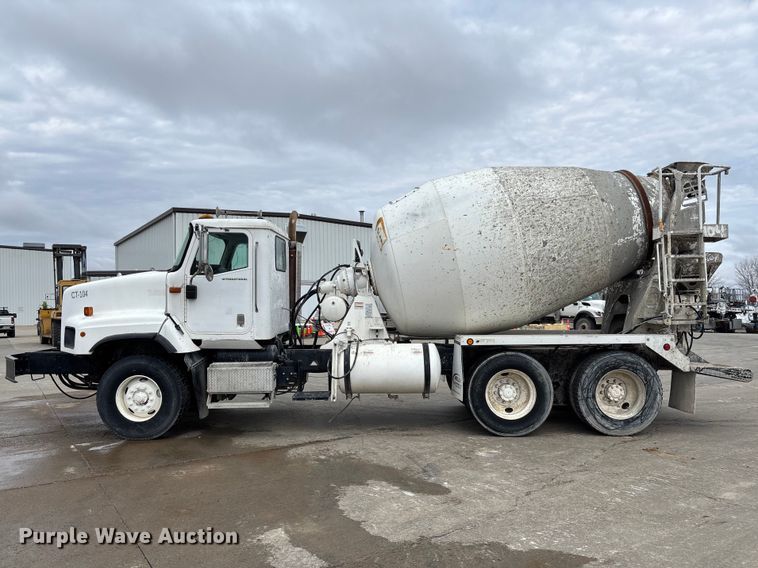 image for item FB3314 2006 International 5600i ready mix truck