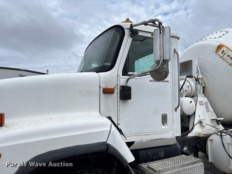 image for item FB3314 2006 International 5600i ready mix truck