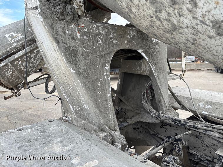 image for item FB3314 2006 International 5600i ready mix truck