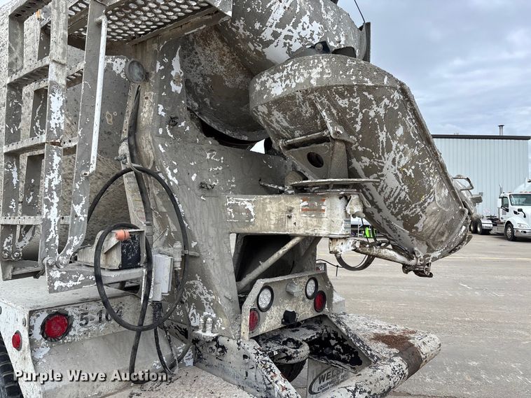 image for item FB3314 2006 International 5600i ready mix truck