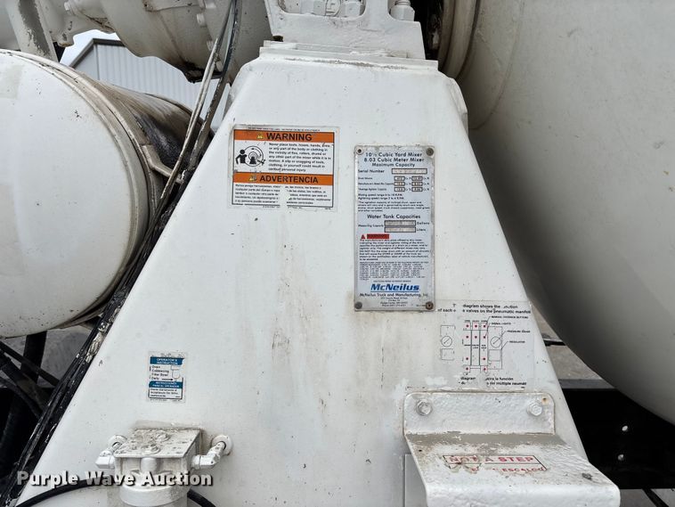 image for item FB3314 2006 International 5600i ready mix truck