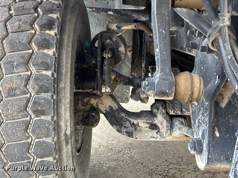 image for item FB3314 2006 International 5600i ready mix truck