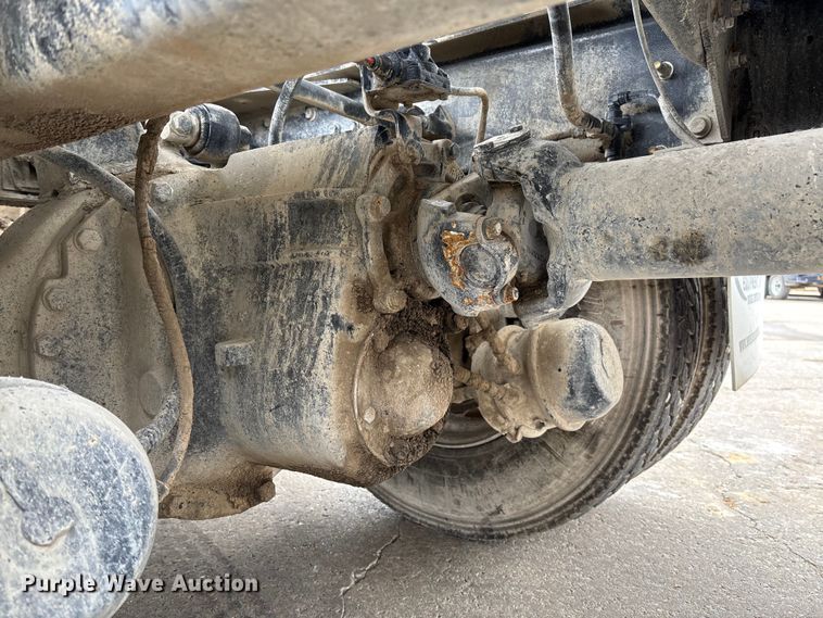 image for item FB3314 2006 International 5600i ready mix truck