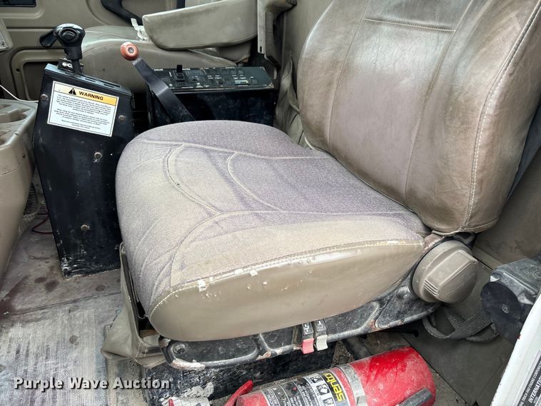 image for item FB3314 2006 International 5600i ready mix truck