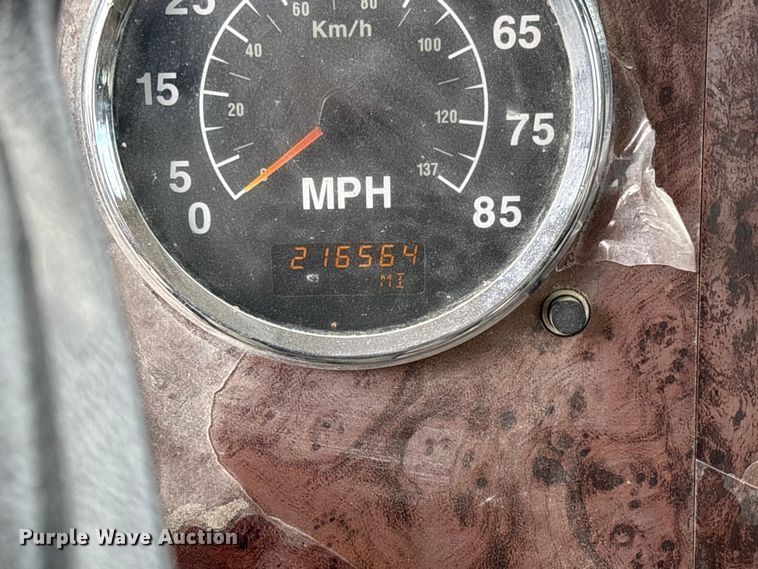 image for item FB3314 2006 International 5600i ready mix truck