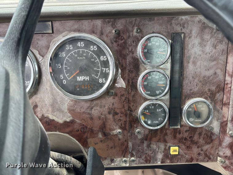 image for item FB3314 2006 International 5600i ready mix truck