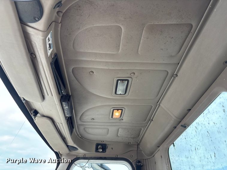 image for item FB3314 2006 International 5600i ready mix truck