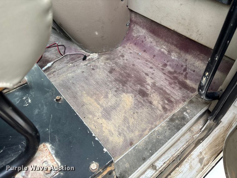 image for item FB3314 2006 International 5600i ready mix truck