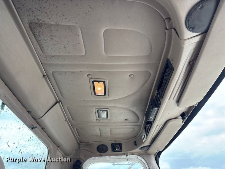 image for item FB3314 2006 International 5600i ready mix truck