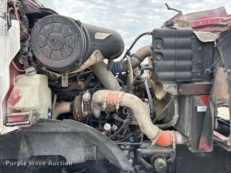 image for item FB3314 2006 International 5600i ready mix truck