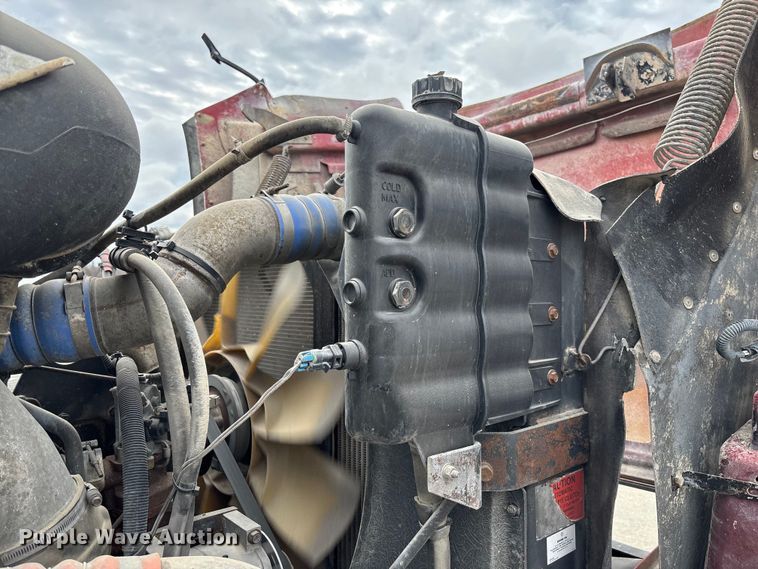 image for item FB3314 2006 International 5600i ready mix truck