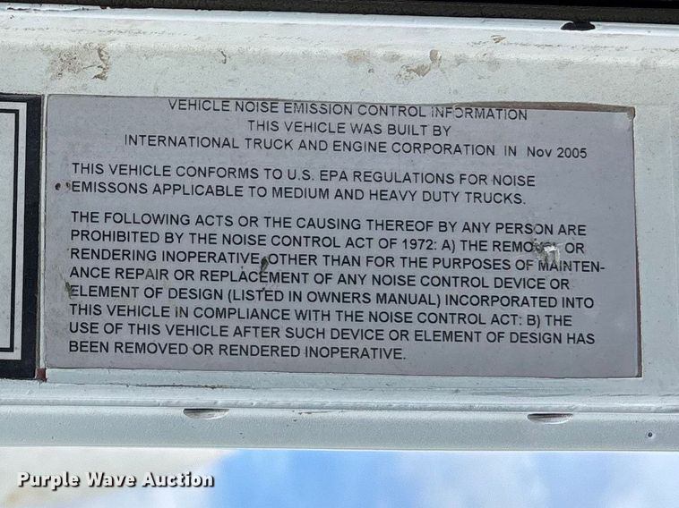 image for item FB3314 2006 International 5600i ready mix truck