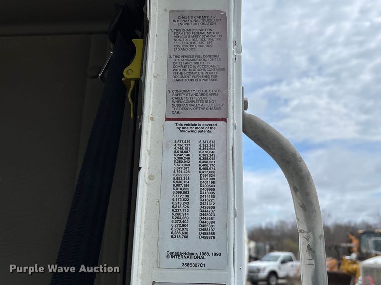 image for item FB3314 2006 International 5600i ready mix truck