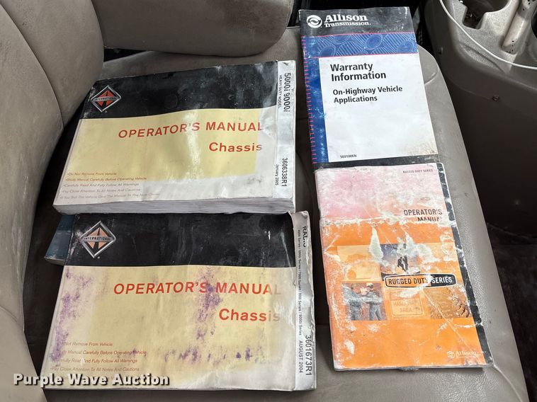 image for item FB3314 2006 International 5600i ready mix truck