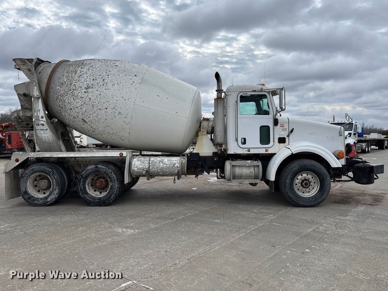 image for item FB3315 2007 Peterbilt 357 ready mix truck