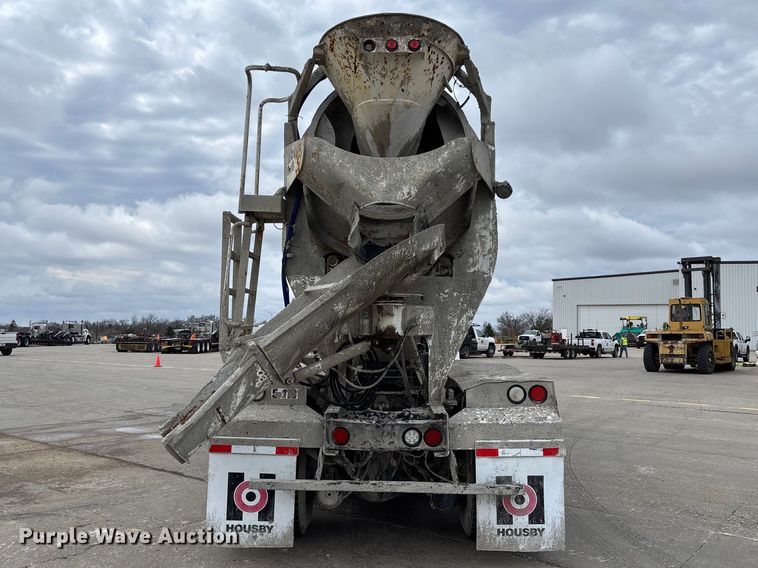 image for item FB3315 2007 Peterbilt 357 ready mix truck