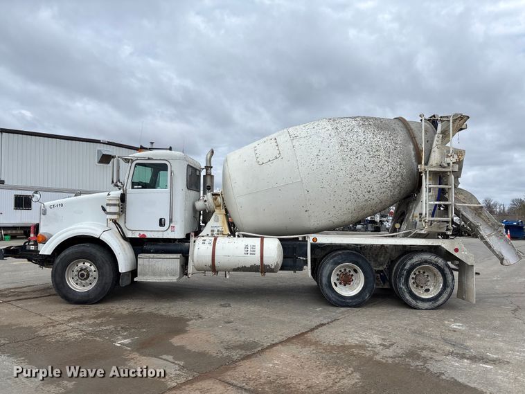 image for item FB3315 2007 Peterbilt 357 ready mix truck