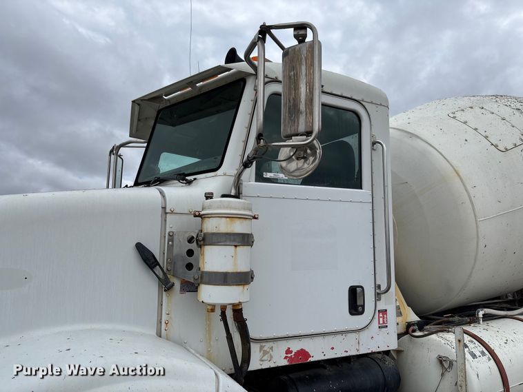 image for item FB3315 2007 Peterbilt 357 ready mix truck