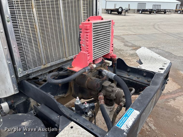 image for item FB3315 2007 Peterbilt 357 ready mix truck