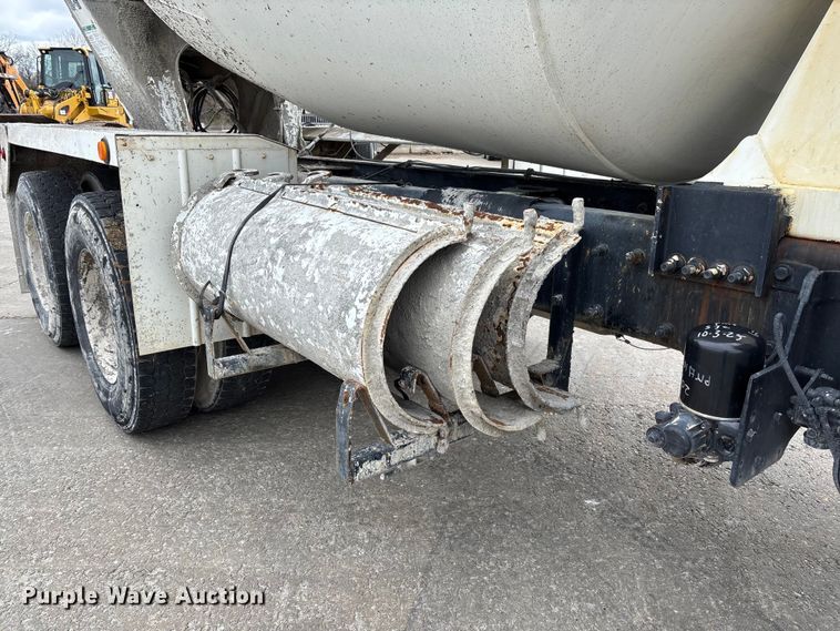 image for item FB3315 2007 Peterbilt 357 ready mix truck